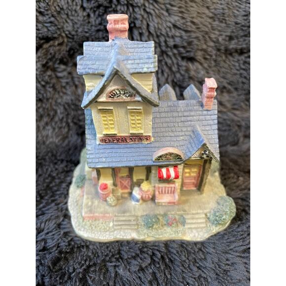 Americana Collection Train Station (AH21) & General Store (AH22) - Picture 2 of 7